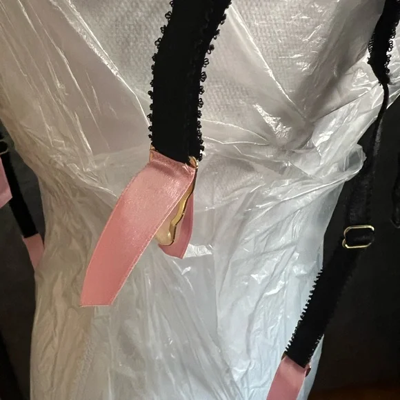 Agent Provocateur Black and Pink Lace Garter Belt - Picture 6 of 8